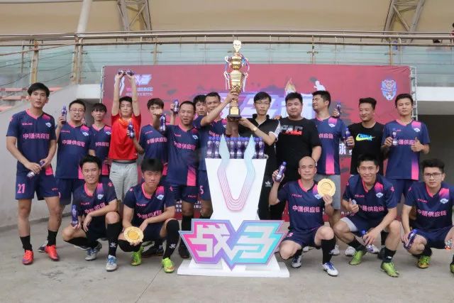 欧冠-莱奥吉鲁双双破门 小将进球 AC米兰4-0客胜